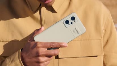 Realme GT 2 : चोरी-छिपे इंडिया में लॉन्च हुआ सबसे पतला स्मार्टफोन, चुटकियों में होगा चार्ज, देखें फीचर्स