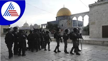 ಪ್ಯಾಲೆಸ್ತೇನಿಯನ್ನರ ಕಲ್ಲುತೂರಾಟ, ಜೆರುಸಲೇಂನ ಮಸೀದಿಗೆ ನುಗ್ಗಿದ ಇಸ್ರೇಲ್ ಪೊಲೀಸ್!