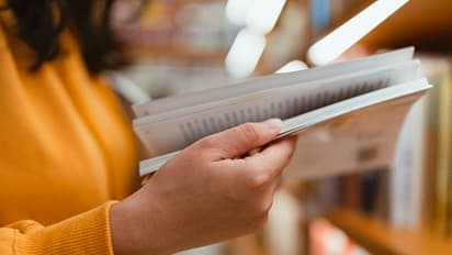 World Book Day 2022: इस कारण से मनाया जाता है वर्ल्ड बुक डे, जानें इससे जुड़ी कुछ रोचक बातें