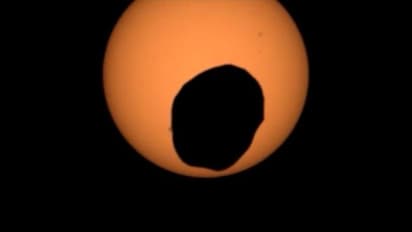 ৩৭ বছর পর গঠিত হওয়া এই অশুভ যোগ থেকে মুক্তি পাবেন এই রাশিগুলি, ফেলবেন স্বস্তির নিঃশ্বাস