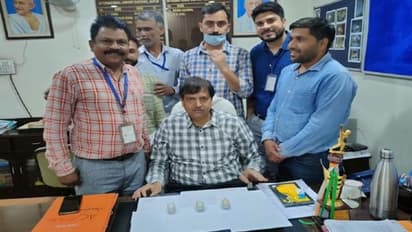 लड़के का प्राइवेट पार्ट चेक कर उड़े पुलिस के होश, 2 घंटे खिलाने-पिलाने के बाद ले गए टॉयलेट तब पता चला सच