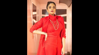 Sree Mukhi Pics : బుల్లితెర బ్యూటీ సూపర్ స్టైలిష్ ఫోజులు.. రెడ్ మిర్చిలా గ్లామర్ ఘాటు వెదజల్లుతున్న శ్రీముఖి..