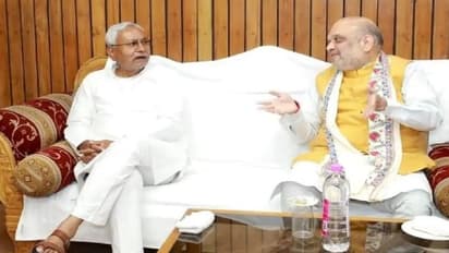 केंद्रीय गृहमंत्री अमित शाह पहुंचे बिहार: नीतीश कुमार से बंद कमरे में हुई बात, आखिर क्या है इस मुलाकात का राज