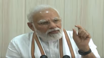 पीएम मोदी ने जम्मू कश्मीर में पंचायत प्रतिनिधियों से की बात, कहा- धूमधाम से मनाना चाहिए गांव का जन्मदिन