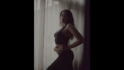 జాకెట్‌ లేకుండా రెచ్చిపోయిన శివాత్మిక.. నడుము దాస్తూ విరహ పోజులు.. ఇలా అయితే కుర్రాళ్ల కొంప కొల్లేరే