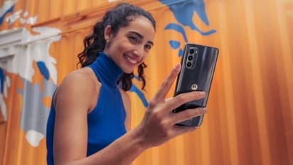 सस्ते फोन का इंतजार खत्म: लॉन्च हुआ Moto G52 स्टाइलिश स्मार्टफोन, बस इतनी है कीमत