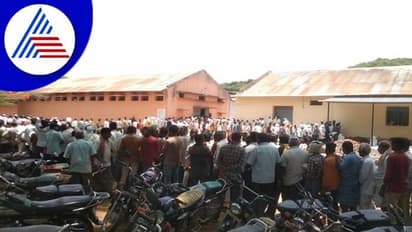 ರಾಗಿ ಖರೀದಿ ಕೇಂದ್ರದಲ್ಲಿ ನೋಂದಣಿಗೆ ರೈತರ ಪರದಾಟ: ಸರ್ಕಾರದ ವಿರದ್ಧ ಅನ್ನದಾತನ ಆಕ್ರೋಶ