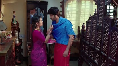 Janaki Kalaganaledu: జానకి ముందే రామచంద్రకు ముద్దులు పెట్టిన ఇంగ్లీష్ పిల్ల.. యోగిని అవమానించిన రామ!