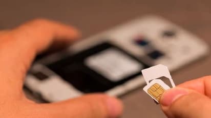 Trivia: సిమ్ కార్డ్ ఒక మూలకి ఎందుకు కత్తిరించి ఉంటుందో తెలుసా... దీనికి అర్ధం ఏంటి..?