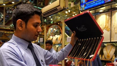 Gold Rate Today: എങ്ങോട്ടാണീ പോക്ക്; ഇന്നും സർവ്വകാല റെക്കോർഡ്, സ്വർണവില കത്തിക്കയറുന്നു