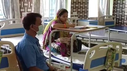 মা হয়েছেন ৩ দিন আগেই, হাসপাতালে সদ্যোজাতকে কোলে নিয়েই উচ্চ মাধ্যমিক পরীক্ষা যুবতীর