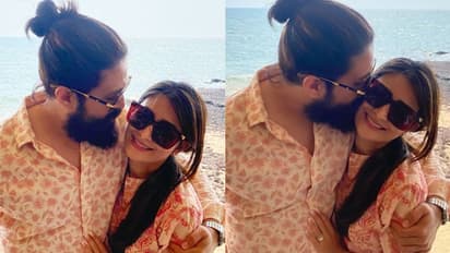 KGF 2 के रॉकी भाई ने समंदर किनारे पत्नी को किया Kiss, वाइफ राधिका पंडित ने शेयर की रोमांटिक PHOTO