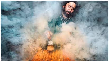 ഈ ചിത്രത്തിനൊരു പ്രത്യേകതയുണ്ട്,  കബാബ് വിൽപ്പനക്കാരന്റെ ഫോട്ടോയ്ക്ക് അന്താരാഷ്ട്ര ഫോട്ടോഗ്രാഫി അവാർഡ്