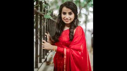 பாடகியாய் வந்து கோமாளியாய் ரசிகர்களை கவர்ந்த சிவாங்கி.. ட்விட்டரில் ட்ரெண்டாகும் #3YrsOfSivaangi