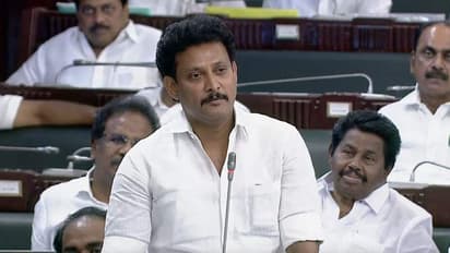 LKG - UKG விவகாரம்.. திடீர் பல்டி அடித்த அமைச்சர்.. நெருக்கடி கொடுக்கும் ஆசிரியர் கூட்டணி.. 