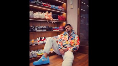 লাখ-লাখ টাকার জুতো পড়েন কেকেআর  অধিনায়ক, কালেকশন দেখলে চোখ কপালে উঠবে