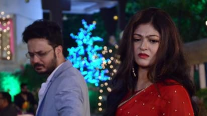  জড়িয়ে ধরে আদরের চুম্বন, জন্মদিনে রাহুল ও রুকমার গদগদ ঘনিষ্ঠতার ছবি উস্কে দিল প্রেমের জল্পনা