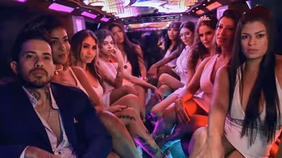 സെക്സിന് ടൈംടേബിള് വെച്ചു, പിന്നെ ഒഴിവാക്കി, ഒമ്പതു ഭാര്യമാരുള്ള മോഡല് പറയുന്നു!