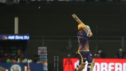 DC vs KKR: தொடரும் ஃபின்ச்சின் பிரச்னை.. ஸ்டம்ப்பை கழட்டி எறிந்த சகாரியா..!