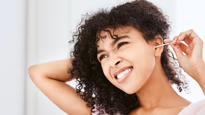 মাঝে মাঝেই কান চুলকায়, তাহলে এখন থেকে সাবধান হয়ে যান- নাহলে বড় বিপদ হতে পারে 