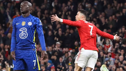 At last, Man United's Ronaldo ends Premier League goalscoring drought against Chelsea