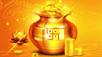 ഇന്ന് അക്ഷയ തൃതീയ; സ്വർണഭരണ പ്രേമികളെ സ്വീകരിക്കാൻ വ്യാപാരികൾ