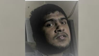 വീടിന് മുന്നിൽ അശാസ്ത്രീയമായ റോഡ് നിർമ്മാണം, ആറ് മാസമായി ആശുപത്രിയിൽ പോകാനാകാതെ ശരീരം തളർന്ന യുവാവ്