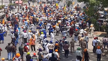 Patiala clashes: Senior cops removed, internet suspended till 6pm