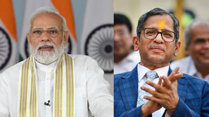 Delhi law conference: ఢిల్లీలో న్యాయ సదస్సులో ప్రధాని, సీజేఐ పరస్పర విరుద్ధ వ్యాఖ్యలు !