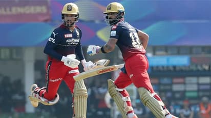 IPL 2022 RCB vs GT: విరాట్ కోహ్లీ హాఫ్ సెంచరీ... అయినా భారీ స్కోరు చేయలేకపోయిన ఆర్‌సీబీ...