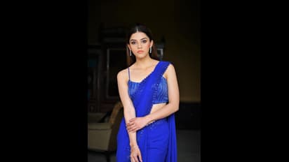 నాభీ అందాలు, నడుము వొంపులు చూపిస్తూ మెహరీన్‌ పిచ్చెక్కించే పోజులు.. రెచ్చగొట్టడంలో ఇది మరో స్టయిల్‌ 