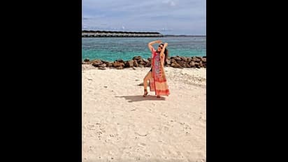 Hansika: అప్పుడే తడిసిన పరువాలని చూపిస్తూ బికినీలో యాపిల్ బ్యూటీ రచ్చ.. వైరల్ ఫొటోస్ 