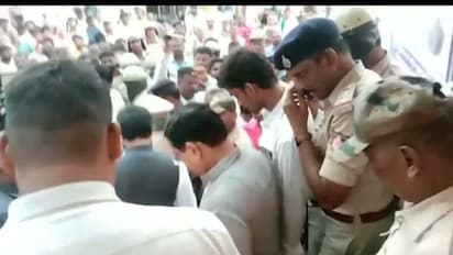 ಯಾತ್ರಿ ನಿವಾಸ ಉದ್ಘಾಟನೆಗೆ ಬಂದ ಸಚಿವ ಜೋಶಿಗೆ ಶಾಕ್ ಕೊಟ್ಟ ವಿನಯ್ ಕುಲಕರ್ಣಿ ಬೆಂಬಲಿಗರು