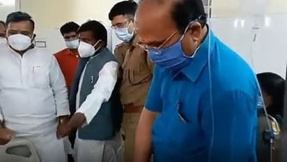 मंत्री जी निरीक्षण पर पहुंचे तो डॉक्टर करने लगे मुर्दे का इलाज, जानिए क्या है पूरा मामला