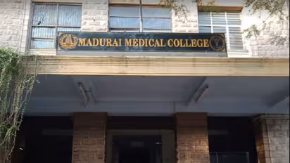 சமஸ்கிருத உறுதிமொழி சர்ச்சை... மதுரை மருத்துவ கல்லூரி துணை முதல்வருக்கு டீன் பொறுப்பு!!
