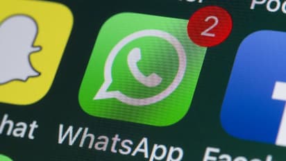 WhatsApp यूजर्स जल्द ही स्टेटस अपडेट में इमोजी रिएक्शन का कर पाएंगे इस्तेमाल, चैटिंग करना होगा मजेदार