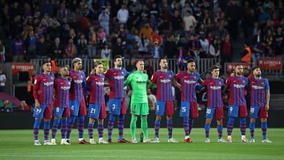 ലെവന്ഡോസ്കി എത്തിയേക്കും; ബാഴ്സലോണ സാമ്പത്തിക ഞെരുക്കത്തില് നിന്ന് കരകയറുന്നു