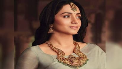 तृषा कृष्णन भी MMS स्कैंडल्स की हो चुकी हैं शिकार!अक्षय की हीरोइन के बारे में जानें दिलचस्प बातें