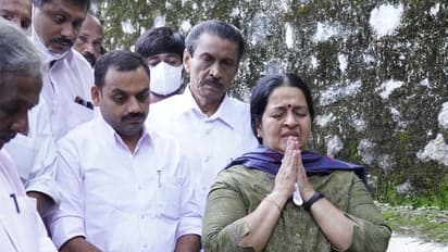 Thrikkakara By-election: 'എൽഡിഎഫിനെ 99-ൽ നിര്‍ത്താന്‍' പിടി തോമസിന്‍റെ അനുഗ്രഹം തേടി ഉമാ തോമസ്