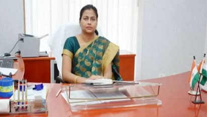 भ्रष्टाचार के खिलाफ सीएम योगी आदित्यनाथ ने लिया बड़ा एक्शन, गाजियाबाद की पूर्व डीएम निधि केसरवानी सस्पेंड