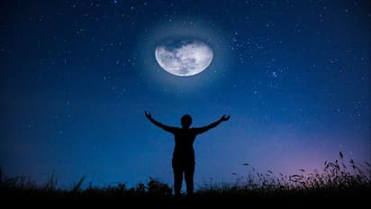 Moon Gazing:  ಆರೋಗ್ಯದ ಮೇಲೆ ಜಾದೂ ಮಾಡುತ್ತೆ, ಮನಸ್ಸಿಗೂ ಮುದ ನೀಡುತ್ತಾನೆ ಶಶಿ  