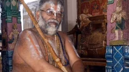 இந்து மதத்திற்கு எதிராக செயல்பட்டால் சாலையில் நடமாட முடியாது... அமைச்சர்களுக்கு மன்னார்குடி ஜீயர் எச்சரிக்கை!!