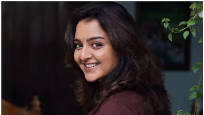  'സമൂഹമാധ്യമങ്ങളിലൂടെ അപമാനിച്ചു, ഭീഷണിപ്പെടുത്തി'; മഞ്ജുവിന്റെ പരാതിയിൽ യുവാവിനെതിരെ കേസ്; പ്രതി സംവിധായകനോ?