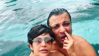 ಪತಿ ಸತ್ತು ವರ್ಷ ಅಗಿಲ್ಲ ಆಗಲೇ ಮತ್ತೊಬ್ಬನ ಜೊತೆ ಮಂದಿರಾ ಬೇಡಿ; ಜಡಾಯಿಸಿದ ನೆಟ್ಟಿಗರು! 