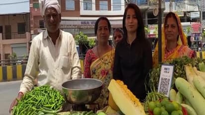 इंदौर में सब्जीवाले की बेटी बनी जज, रिजल्ट लेकर सबसे पहले मां के ठेले पर पहुंची लाडली