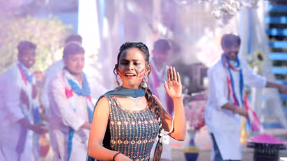 Watch: Bhojpuri Singer Shilpi Raj's fans must see this; check out her party video