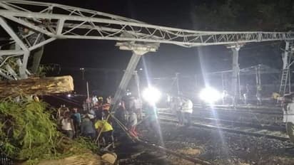 కోస్తాలో ఈదురు గాలుల బీభత్సం.. పలు రైళ్ల రద్దు.. మరికొన్ని దారి మళ్లింపు