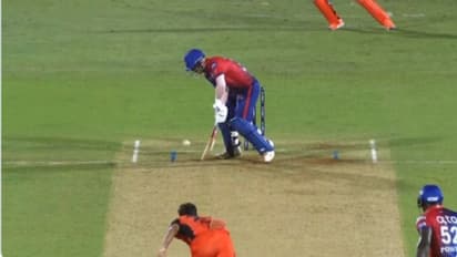 IPL 2022 : 'ഷോട്ട് ഓഫ് ദ് ടൂര്ണമെന്റ്'; ഭുവിയുടെ തന്ത്രത്തെ പ്രതിഭകൊണ്ട് മറികടന്ന് വാര്ണറുടെ ബൗണ്ടറി