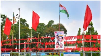 പാതയോരങ്ങളിലെ കൊടി തോരണങ്ങൾക്ക് നിയന്ത്രണം;  മാർഗനിർദ്ദേശം പുറത്തിറക്കി സംസ്ഥാന സർക്കാർ