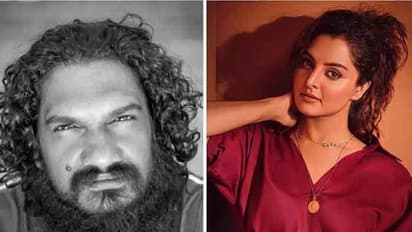 காதலிக்க சொல்லி பயங்கர டார்ச்சர்.. இயக்குனர் மீது கணவனை பிரிந்த நடிகை பகீர் புகார்.